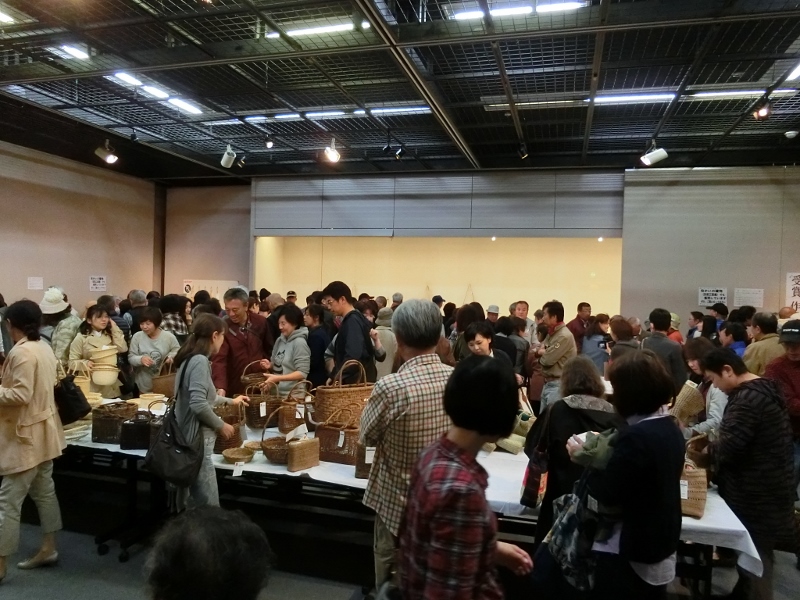 奥会津　編み組細工　工芸品　スタッフ　行く　三島町　交流センター　山びこ　自然素材　伝統的　手作り　受賞　お気に入り